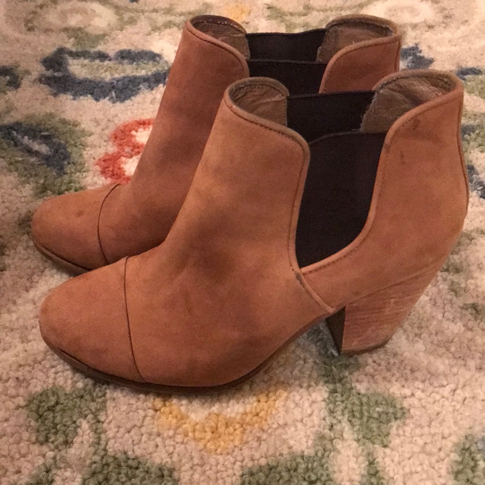 Vince Camuto Booties